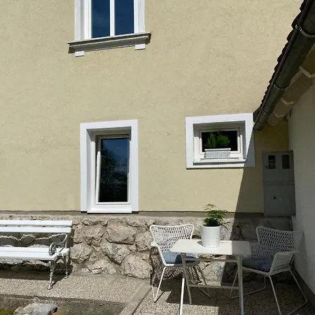 Historical In The Heart Of 2 Apartma